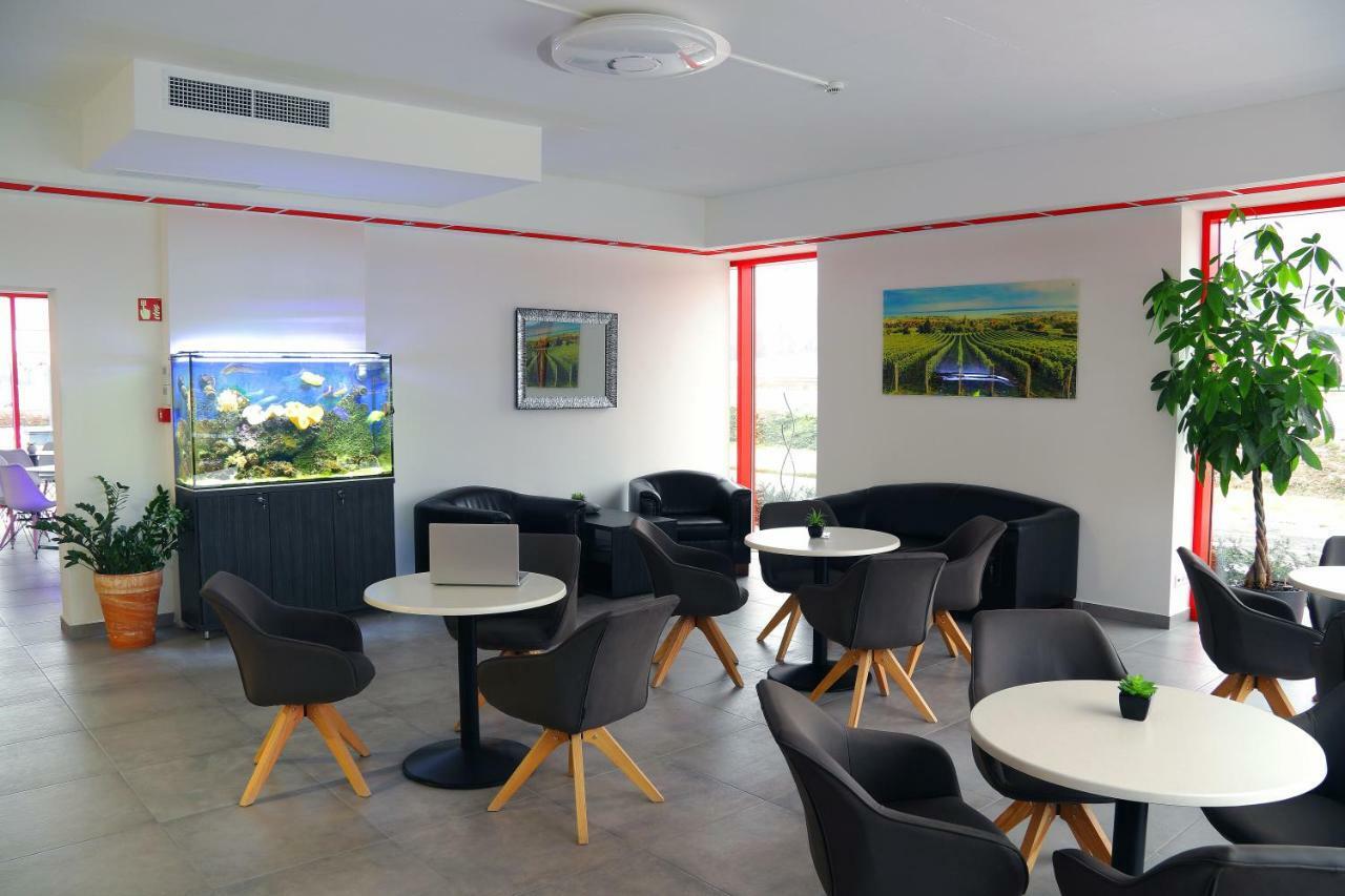 Top Hotel Vertesszolos ภายนอก รูปภาพ