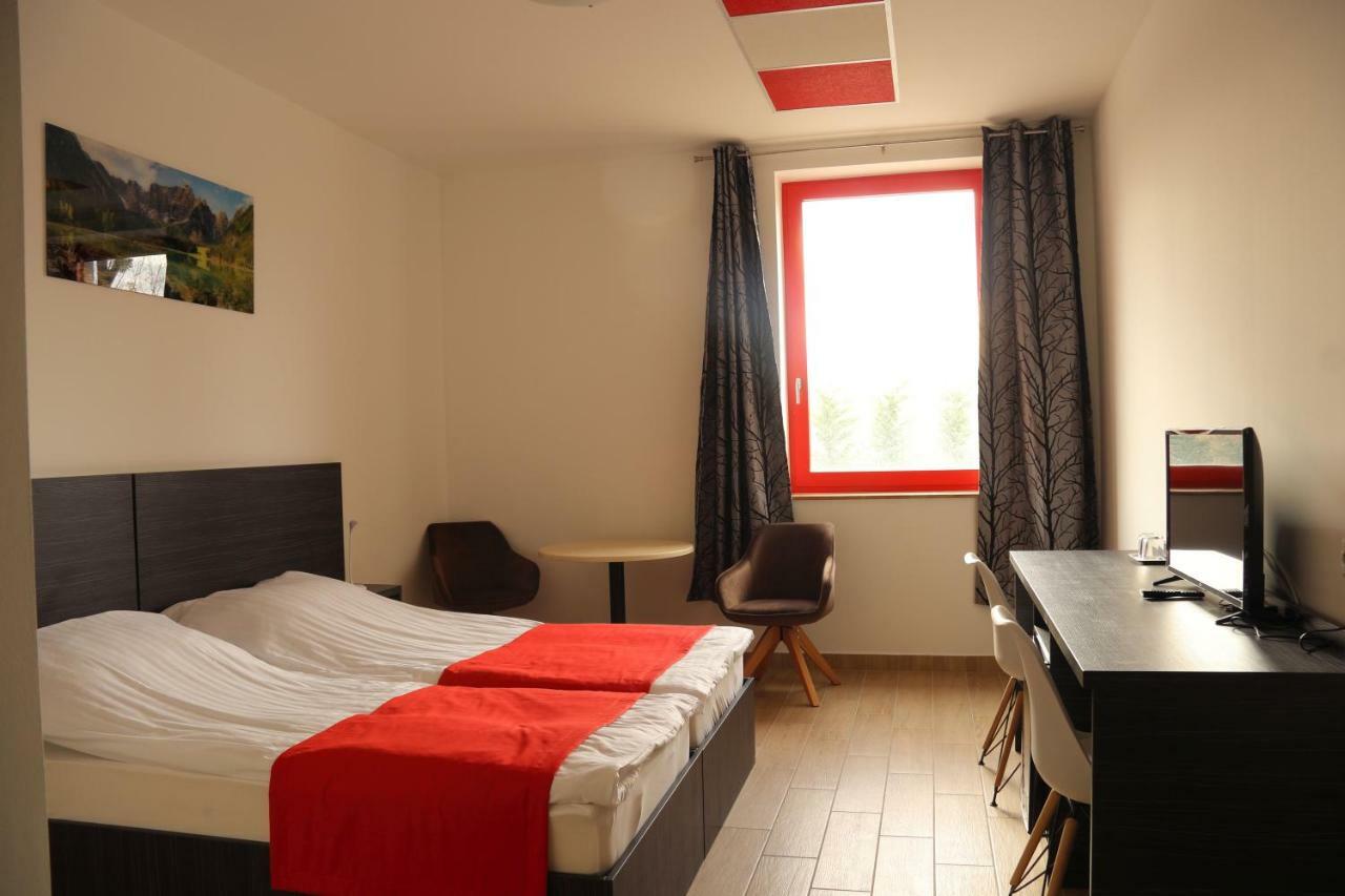 Top Hotel Vertesszolos ภายนอก รูปภาพ